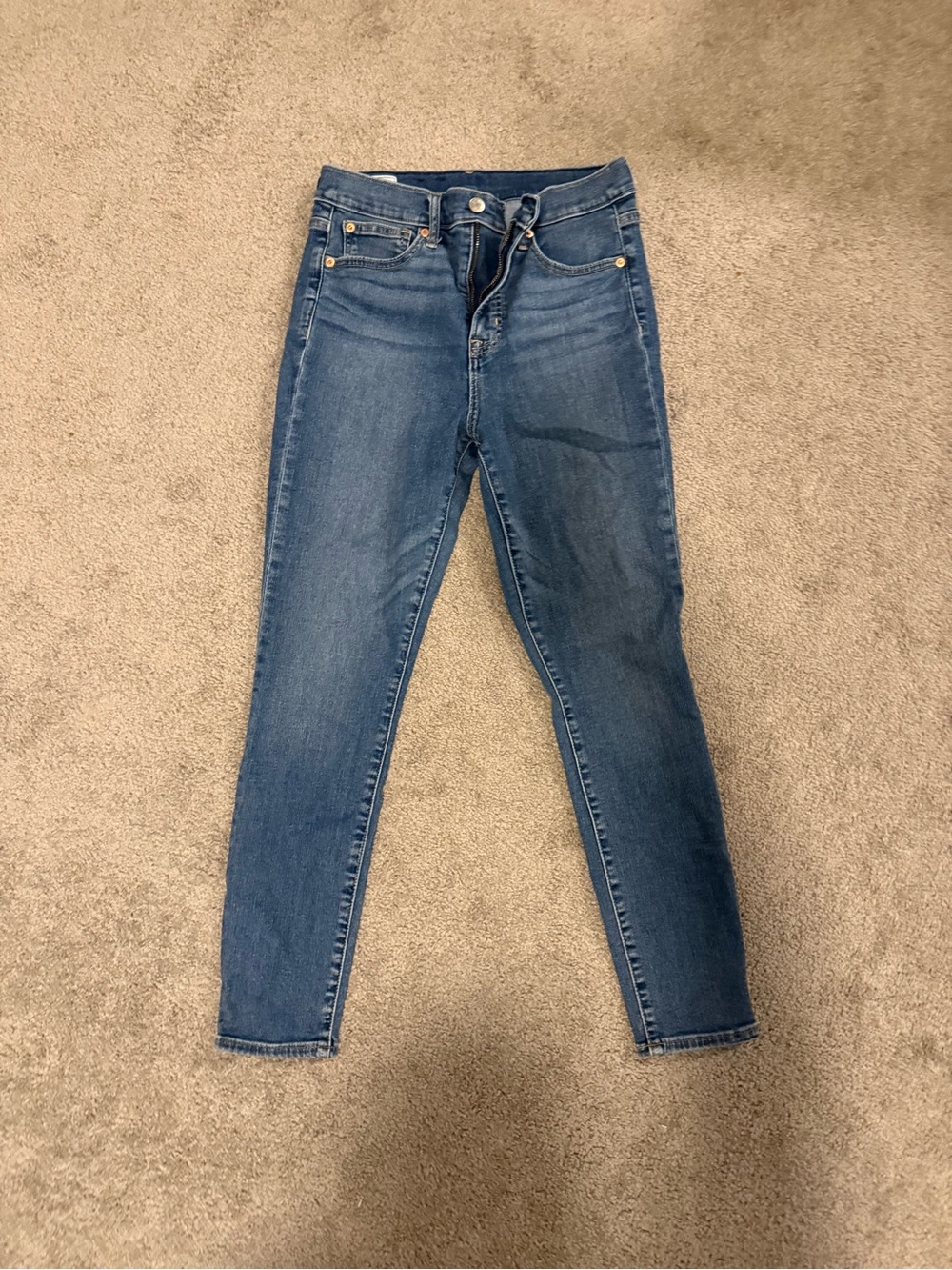 GAP Skinny Jeans in Medium Blue Wash